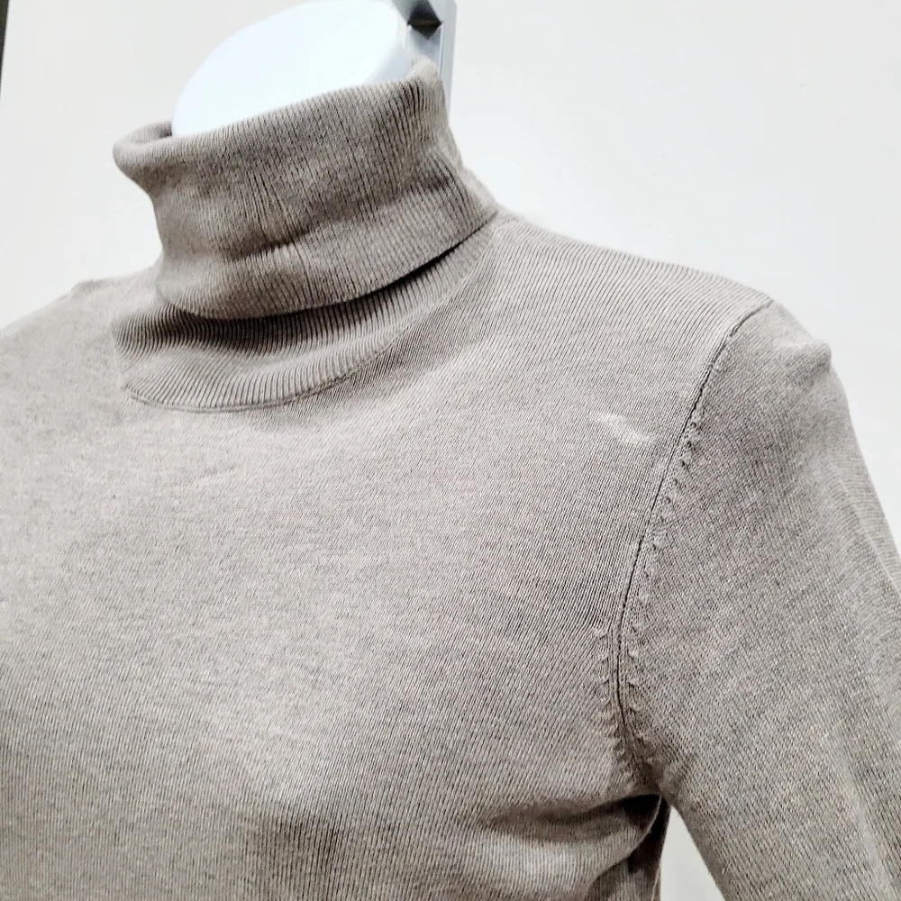 2/$20 H&M Light Brown Turtle Neck Sweater Top Size: Small - Picture 9 of 9